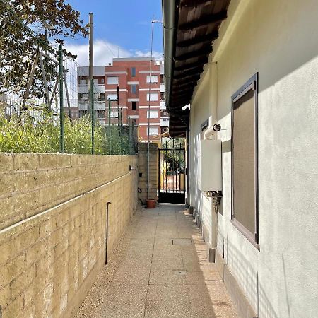 Independent House With Private Patio In Rome Roma Exterior foto